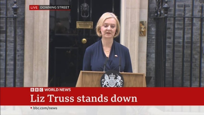 英国首相特拉斯宣布辞职
